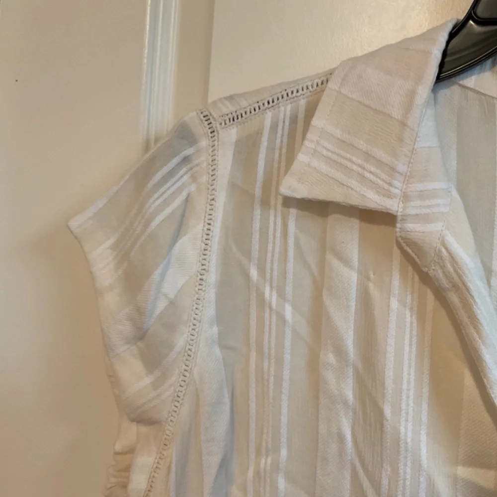 Soft Surroundings Cream/White Striped Snap Front‎ Blouse - Size Large